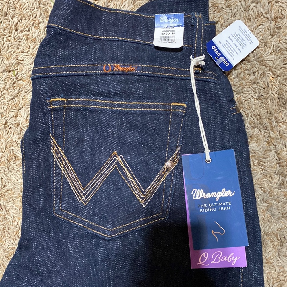 Womens Wrangler Q-Baby Riding jeans. Size 9/10 length 38.